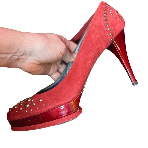 Stuart Weitzman Studded Suede Shoes Stilettos Size 8.5 Red - Picture 11 of 11